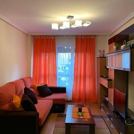 Apartamento Mota-2 Huca-Los Prados; Parking Y Wifi Gratis Oviedo Bagian luar foto