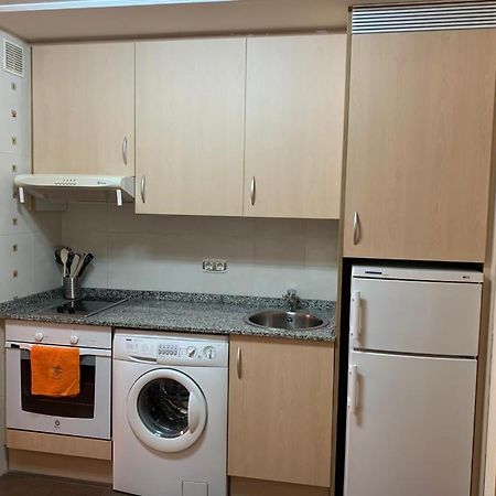 Apartamento Mota-2 Huca-Los Prados; Parking Y Wifi Gratis Oviedo Bagian luar foto