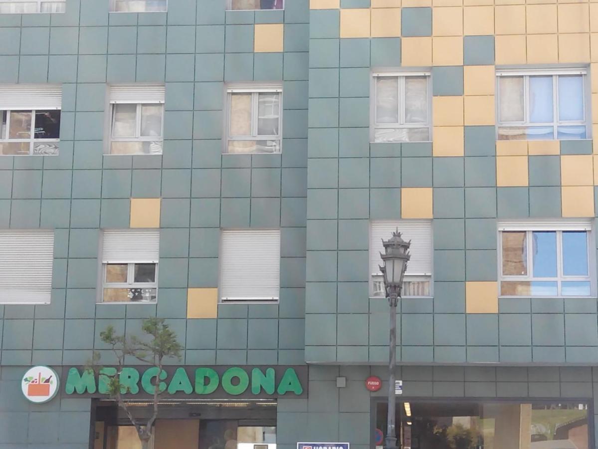 Apartamento Mota-2 Huca-Los Prados; Parking Y Wifi Gratis Oviedo Bagian luar foto